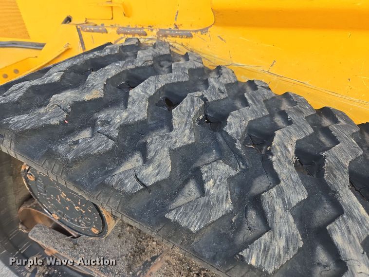 image for item EE0061 2018 John Deere 333G tracked skid steer loader