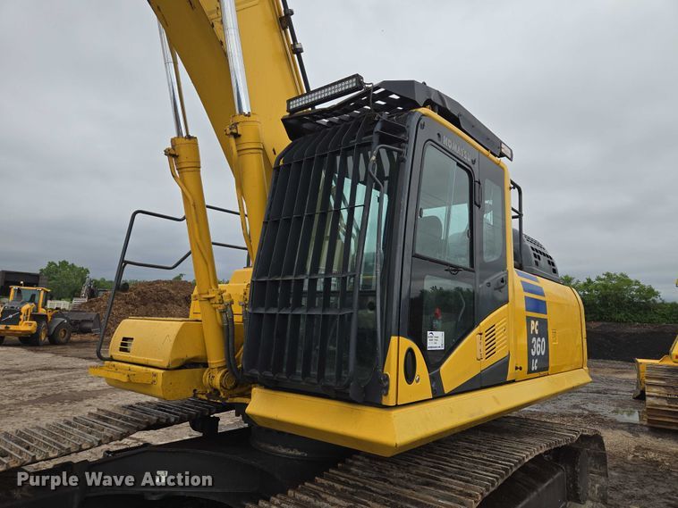 image for item EF1599 2016 Komatsu PC360LC-11 excavator