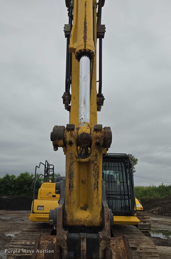 image for item EF1599 2016 Komatsu PC360LC-11 excavator