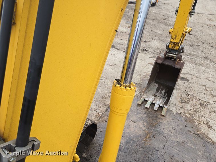 image for item EF1599 2016 Komatsu PC360LC-11 excavator