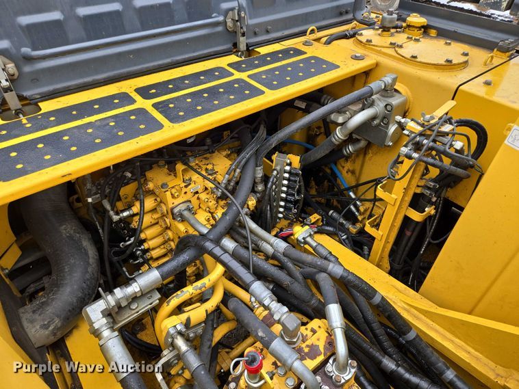 image for item EF1599 2016 Komatsu PC360LC-11 excavator