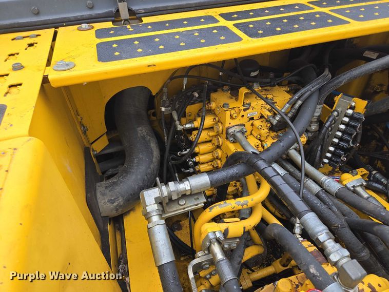 image for item EF1599 2016 Komatsu PC360LC-11 excavator