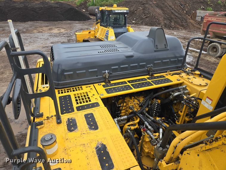 image for item EF1599 2016 Komatsu PC360LC-11 excavator