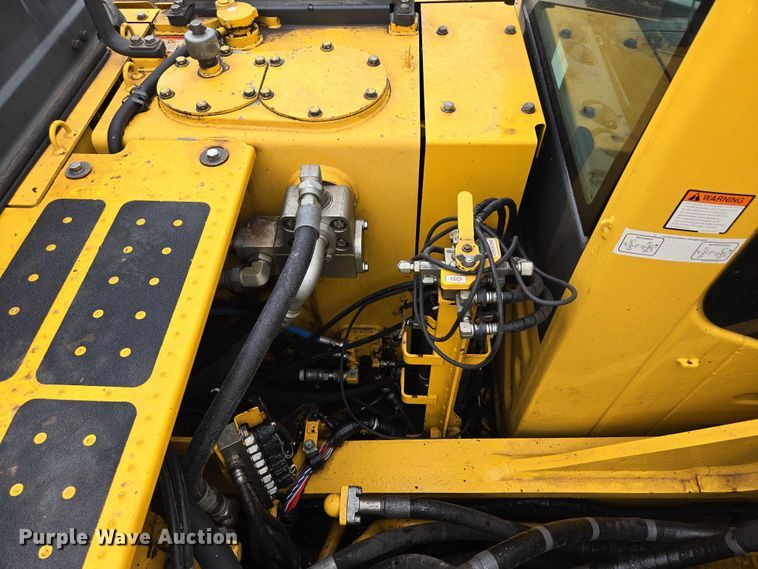 image for item EF1599 2016 Komatsu PC360LC-11 excavator