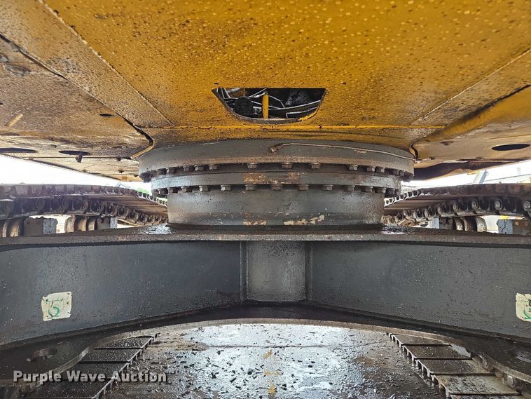 image for item EF1599 2016 Komatsu PC360LC-11 excavator