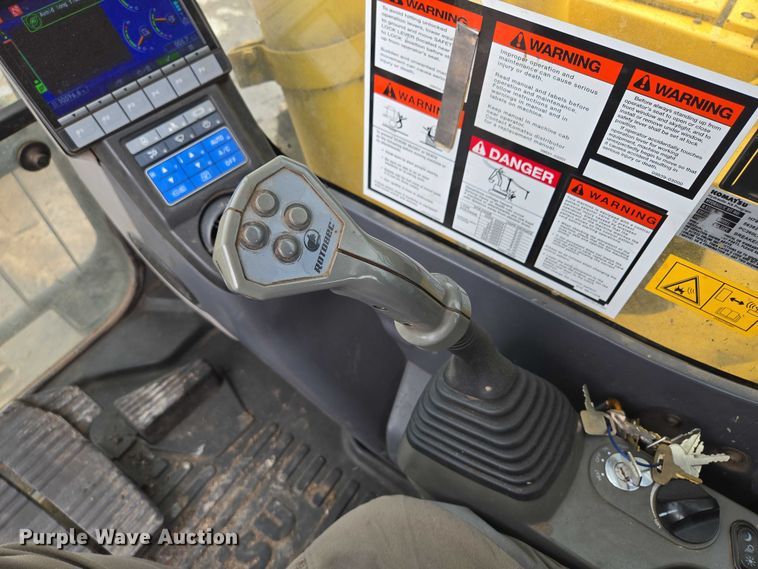 image for item EF1599 2016 Komatsu PC360LC-11 excavator