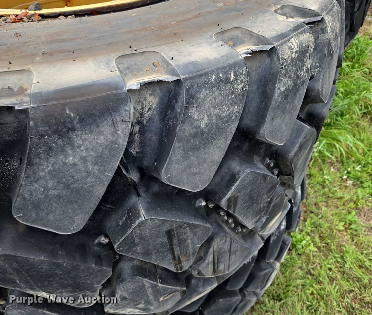 image for item EF1604 (4) Bridgestone 750/65R25 tires and wheels