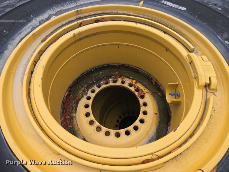 image for item EF1604 (4) Bridgestone 750/65R25 tires and wheels