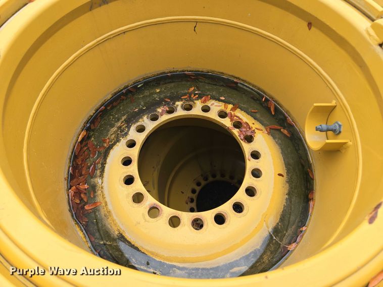 image for item EF1604 (4) Bridgestone 750/65R25 tires and wheels