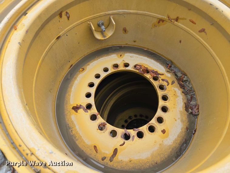 image for item EF1604 (4) Bridgestone 750/65R25 tires and wheels