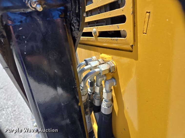 image for item EF1624 2018 Vermeer CTX100 compact utility loader