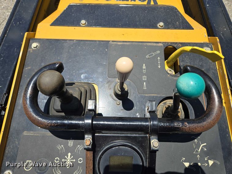 image for item EF1624 2018 Vermeer CTX100 compact utility loader