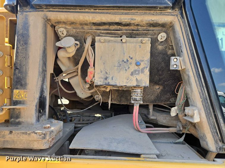 image for item EF1642 2011 Caterpillar 963D track loader