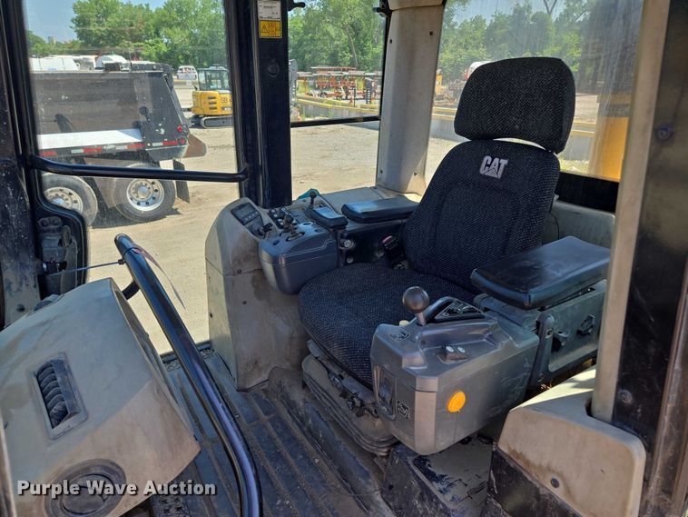 image for item EF1642 2011 Caterpillar 963D track loader