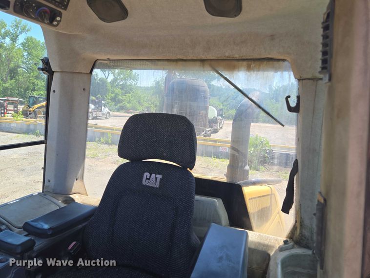 image for item EF1642 2011 Caterpillar 963D track loader