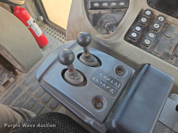 image for item EF1642 2011 Caterpillar 963D track loader