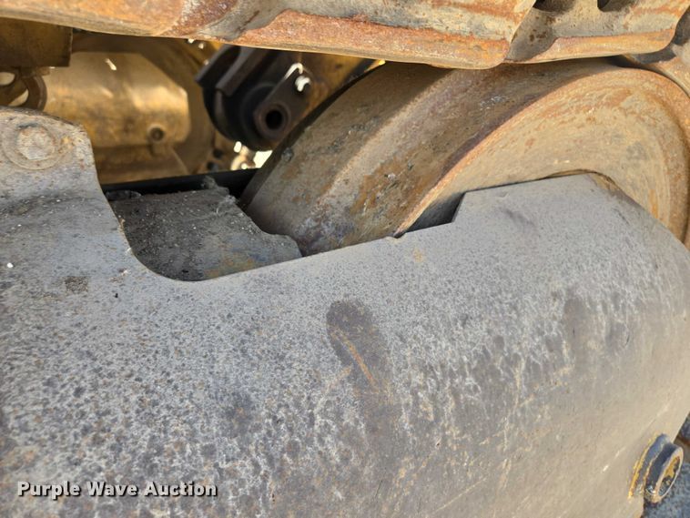 image for item EF1642 2011 Caterpillar 963D track loader