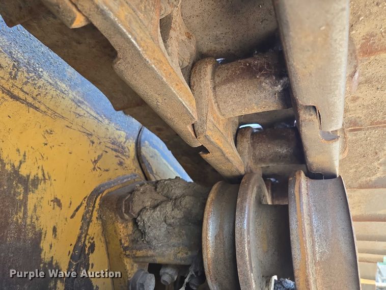 image for item EF1642 2011 Caterpillar 963D track loader