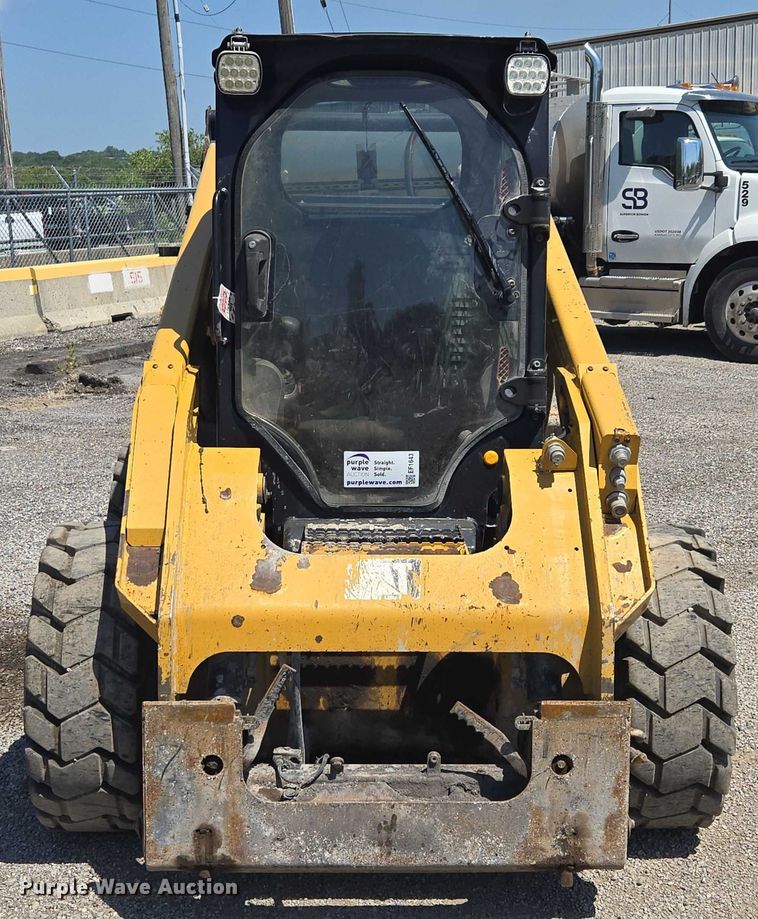 image for item EF1643 Caterpillar 262D skid steer loader