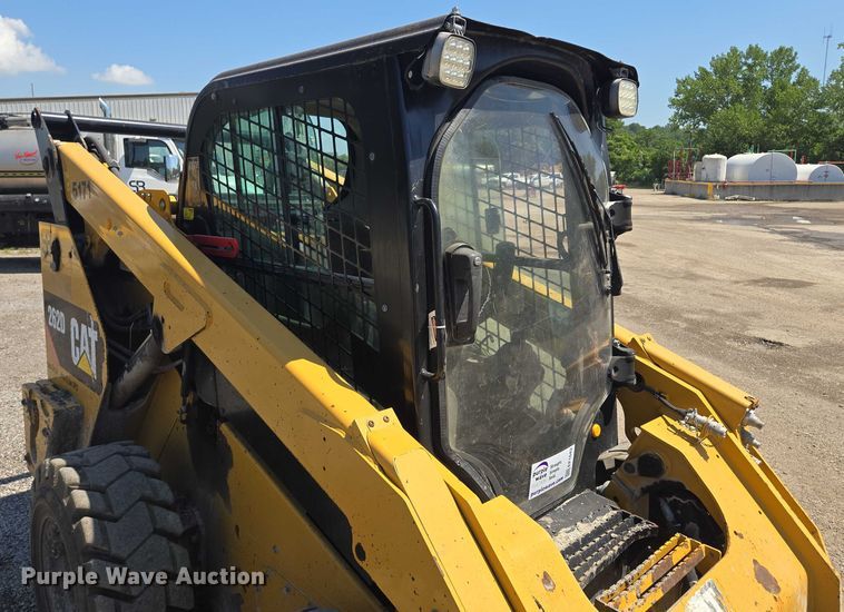 image for item EF1643 Caterpillar 262D skid steer loader