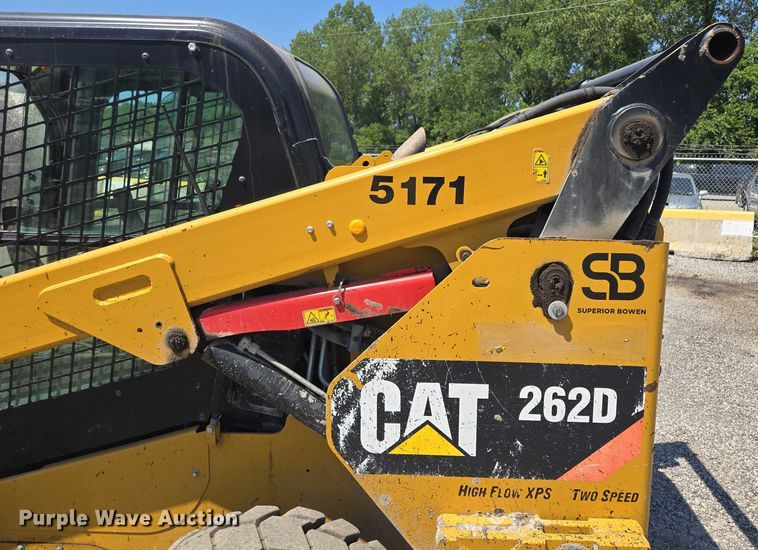 image for item EF1643 Caterpillar 262D skid steer loader
