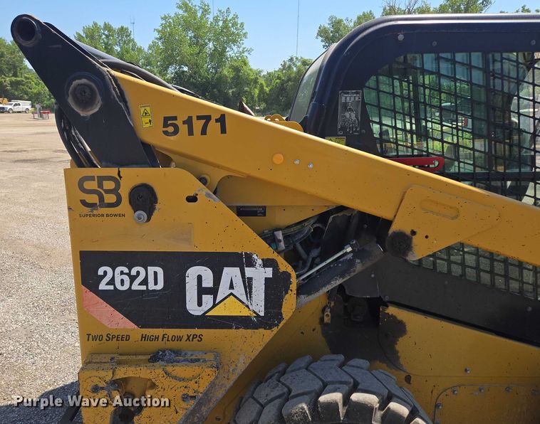 image for item EF1643 Caterpillar 262D skid steer loader