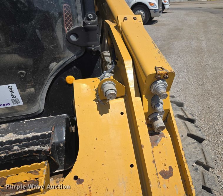 image for item EF1643 Caterpillar 262D skid steer loader