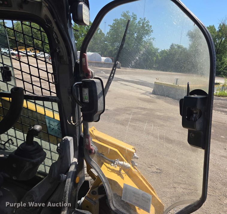 image for item EF1643 Caterpillar 262D skid steer loader