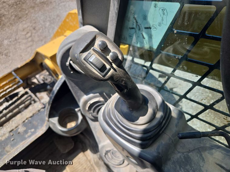 image for item EF1643 Caterpillar 262D skid steer loader