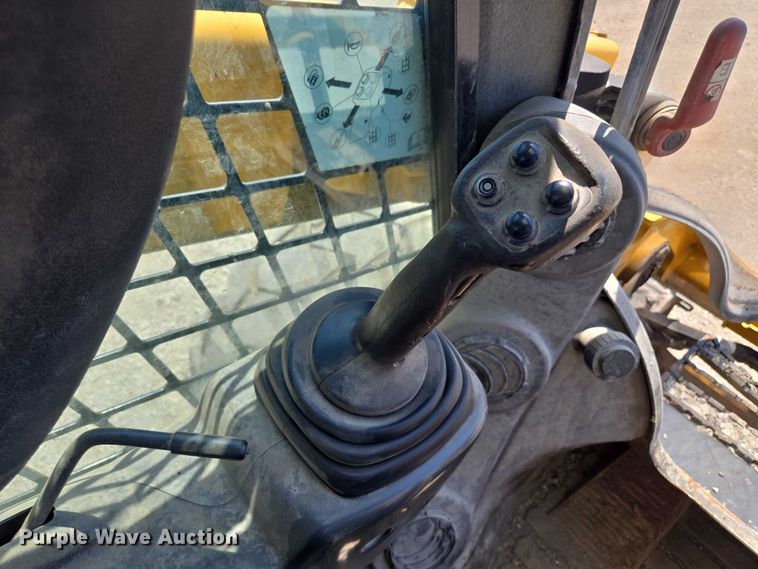 image for item EF1643 Caterpillar 262D skid steer loader