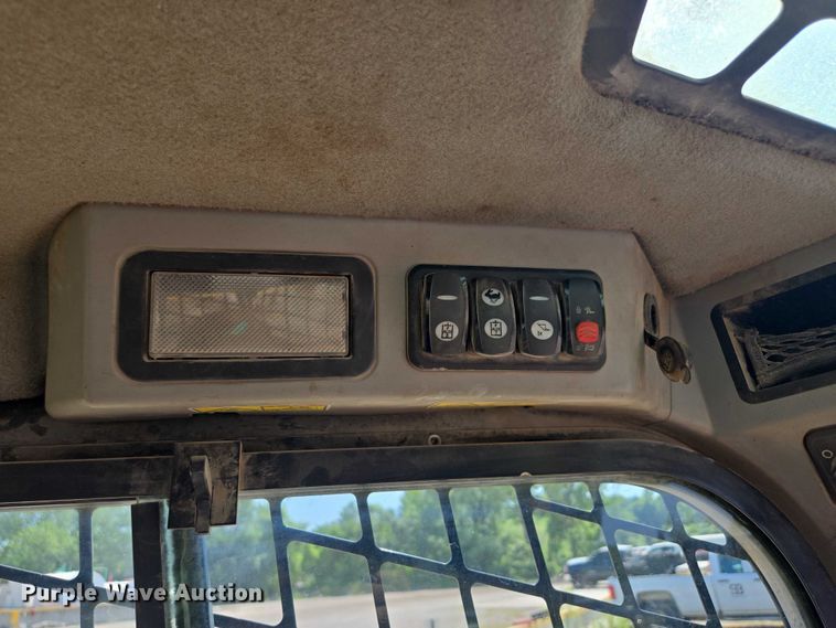 image for item EF1643 Caterpillar 262D skid steer loader