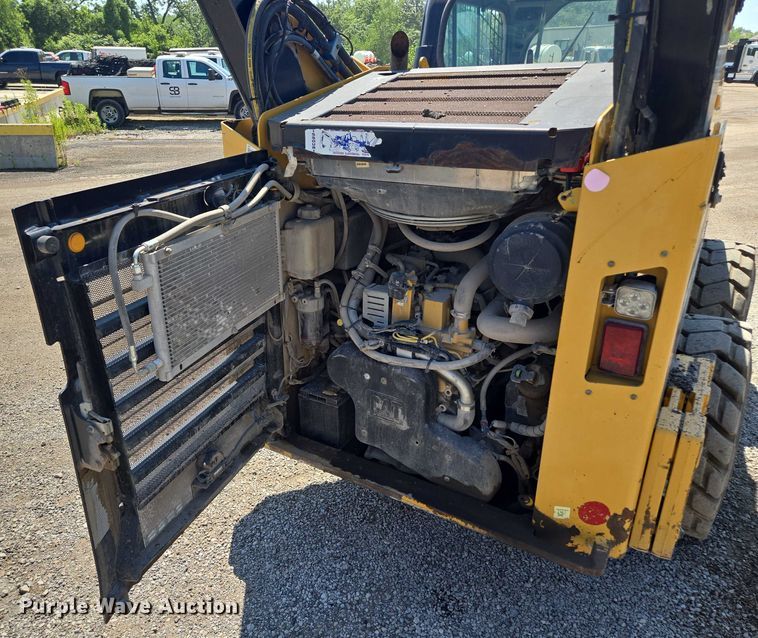 image for item EF1643 Caterpillar 262D skid steer loader