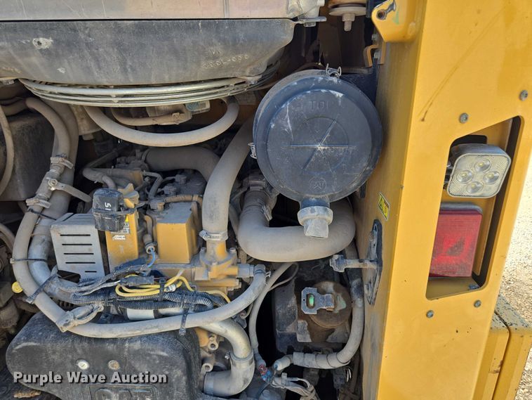 image for item EF1643 Caterpillar 262D skid steer loader