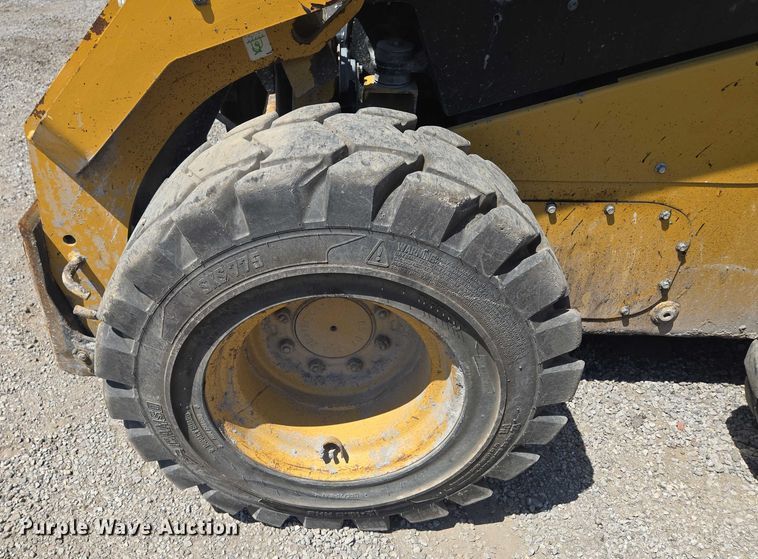 image for item EF1643 Caterpillar 262D skid steer loader