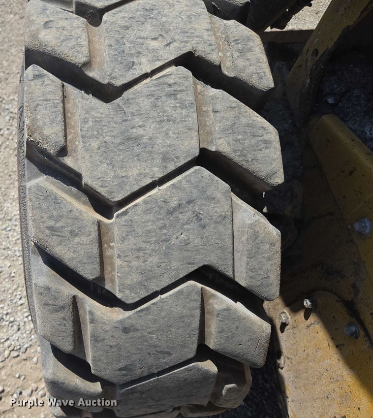 image for item EF1643 Caterpillar 262D skid steer loader