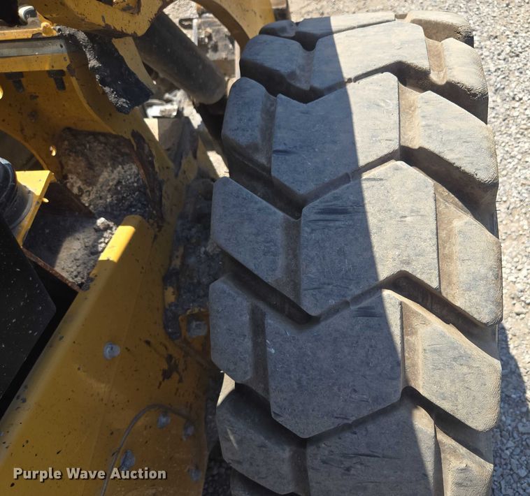 image for item EF1643 Caterpillar 262D skid steer loader