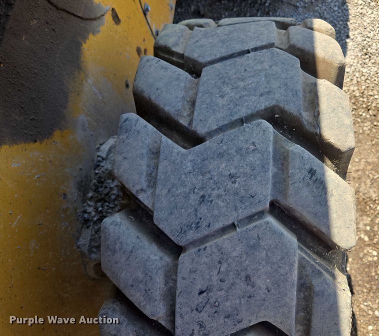 image for item EF1643 Caterpillar 262D skid steer loader