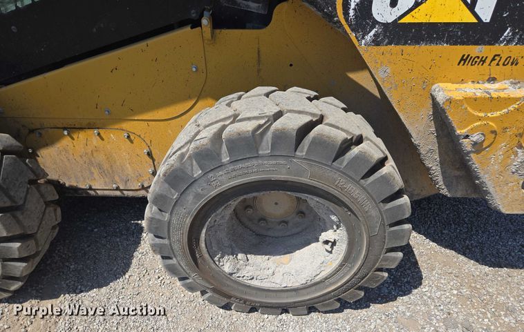 image for item EF1643 Caterpillar 262D skid steer loader