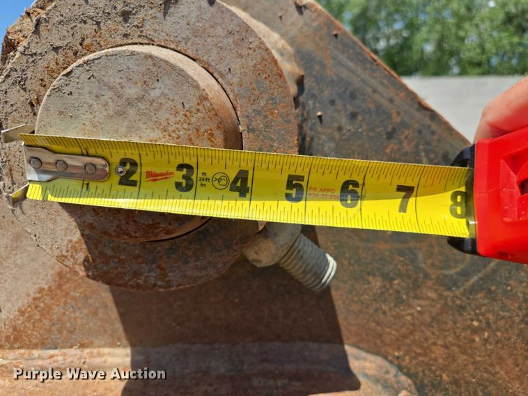 image for item EF1647 Esco excavator bucket