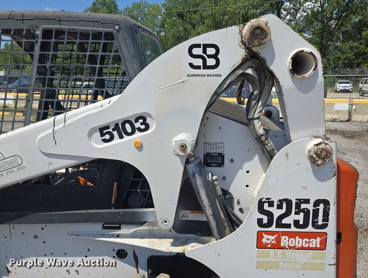 image for item EF1655 2006 Bobcat S250 skid steer loader
