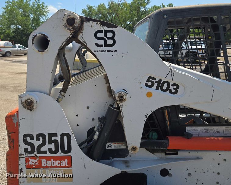 image for item EF1655 2006 Bobcat S250 skid steer loader