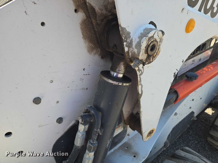 image for item EF1655 2006 Bobcat S250 skid steer loader