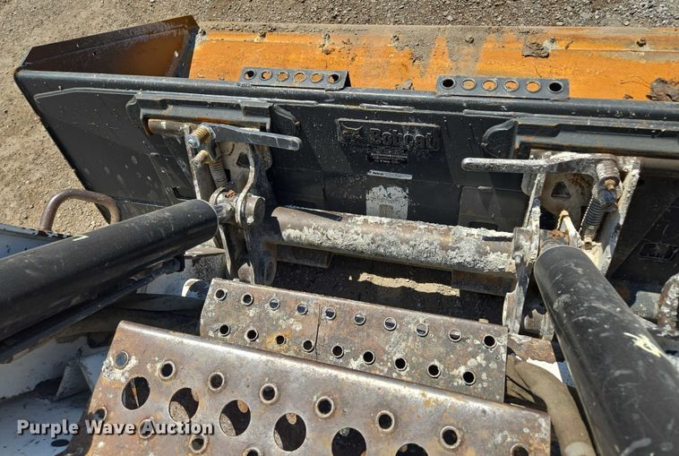 image for item EF1655 2006 Bobcat S250 skid steer loader