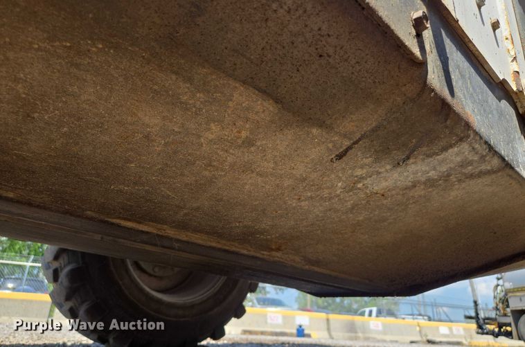 image for item EF1655 2006 Bobcat S250 skid steer loader