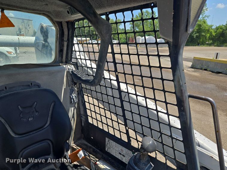 image for item EF1655 2006 Bobcat S250 skid steer loader