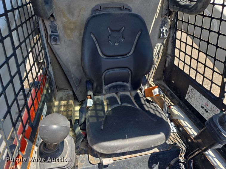 image for item EF1655 2006 Bobcat S250 skid steer loader