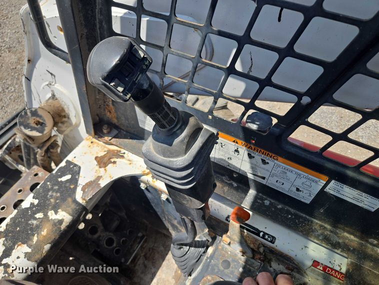 image for item EF1655 2006 Bobcat S250 skid steer loader