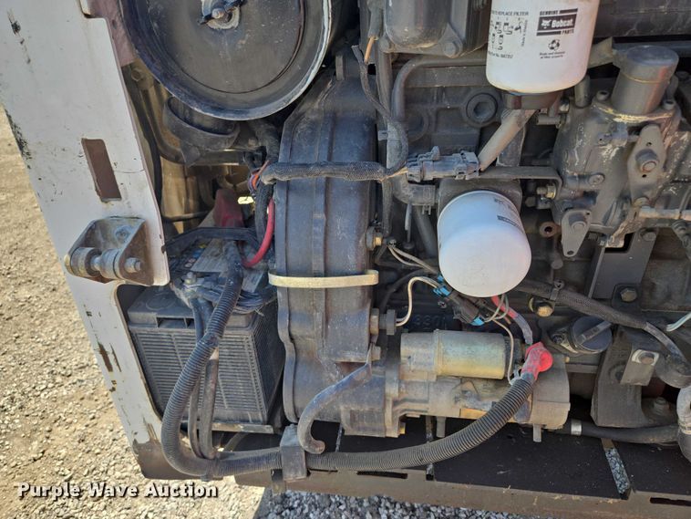 image for item EF1655 2006 Bobcat S250 skid steer loader