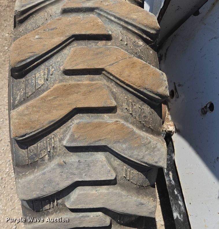 image for item EF1655 2006 Bobcat S250 skid steer loader