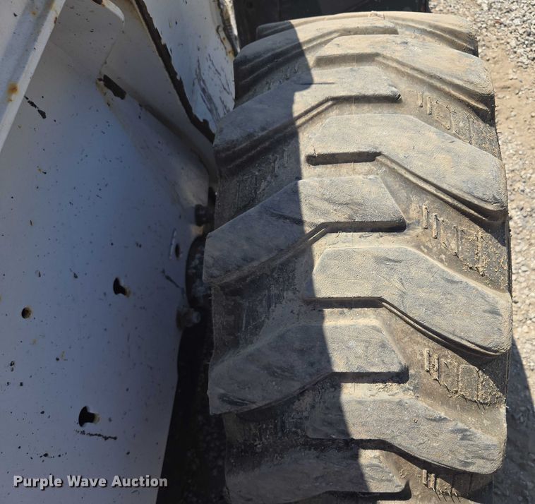 image for item EF1655 2006 Bobcat S250 skid steer loader